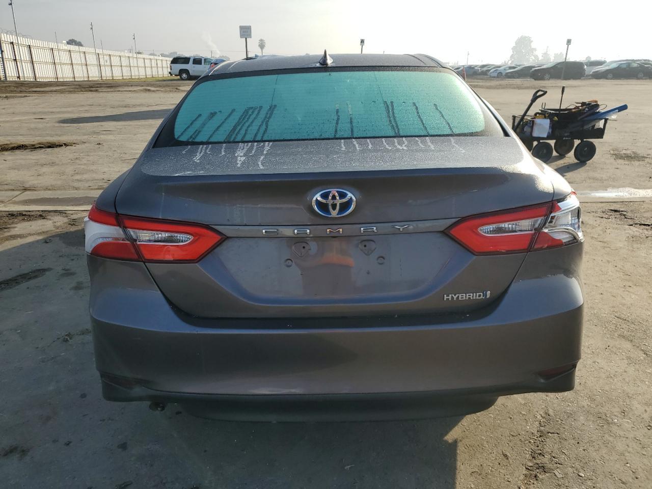 2020 TOYOTA CAMRY LE - Фото 6