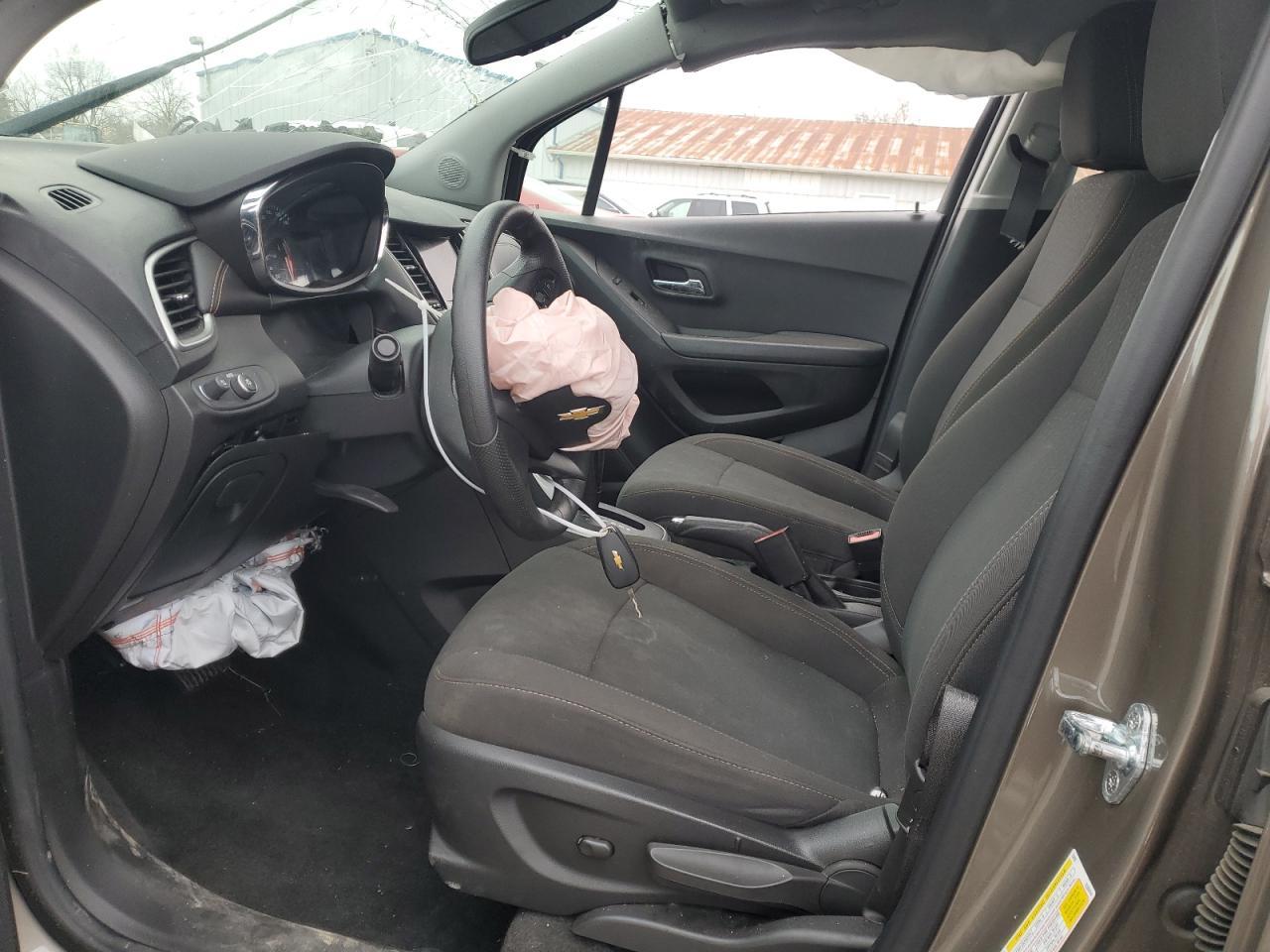 2021 CHEVROLET TRAX LS - Image 7