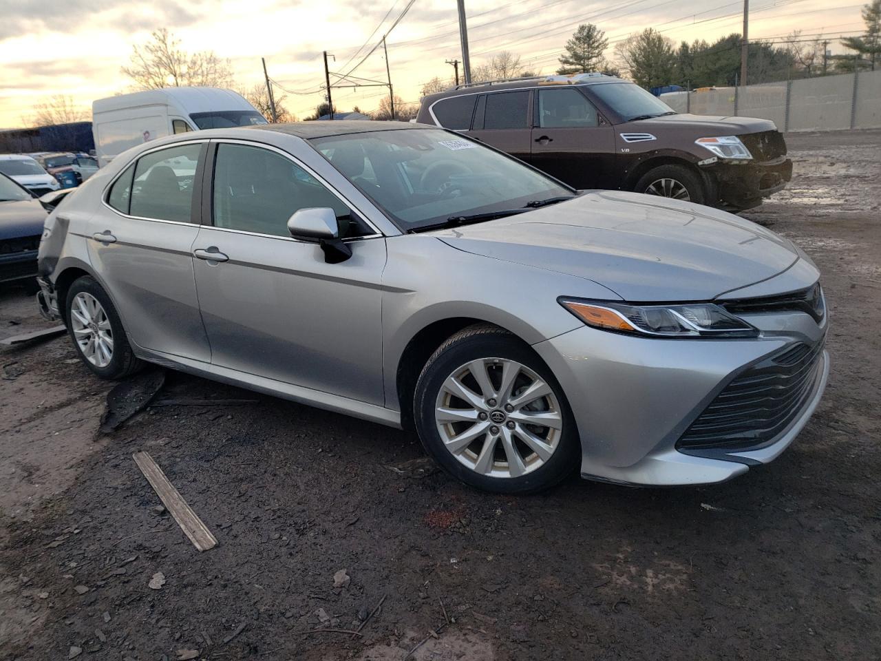 2020 TOYOTA CAMRY LE - Фото 4