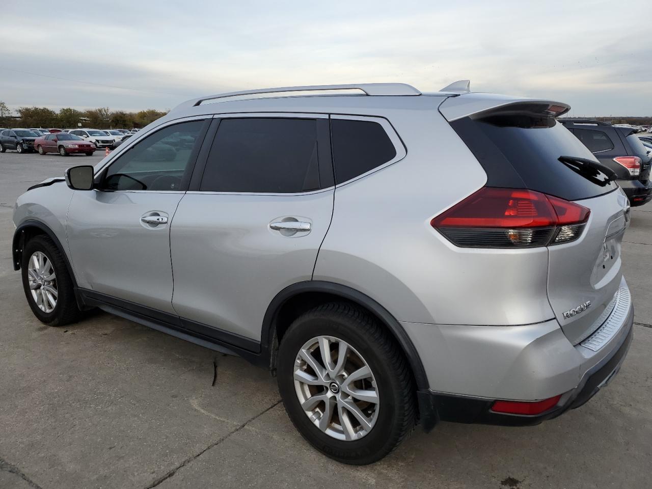 2018 NISSAN ROGUE S - Фото 2
