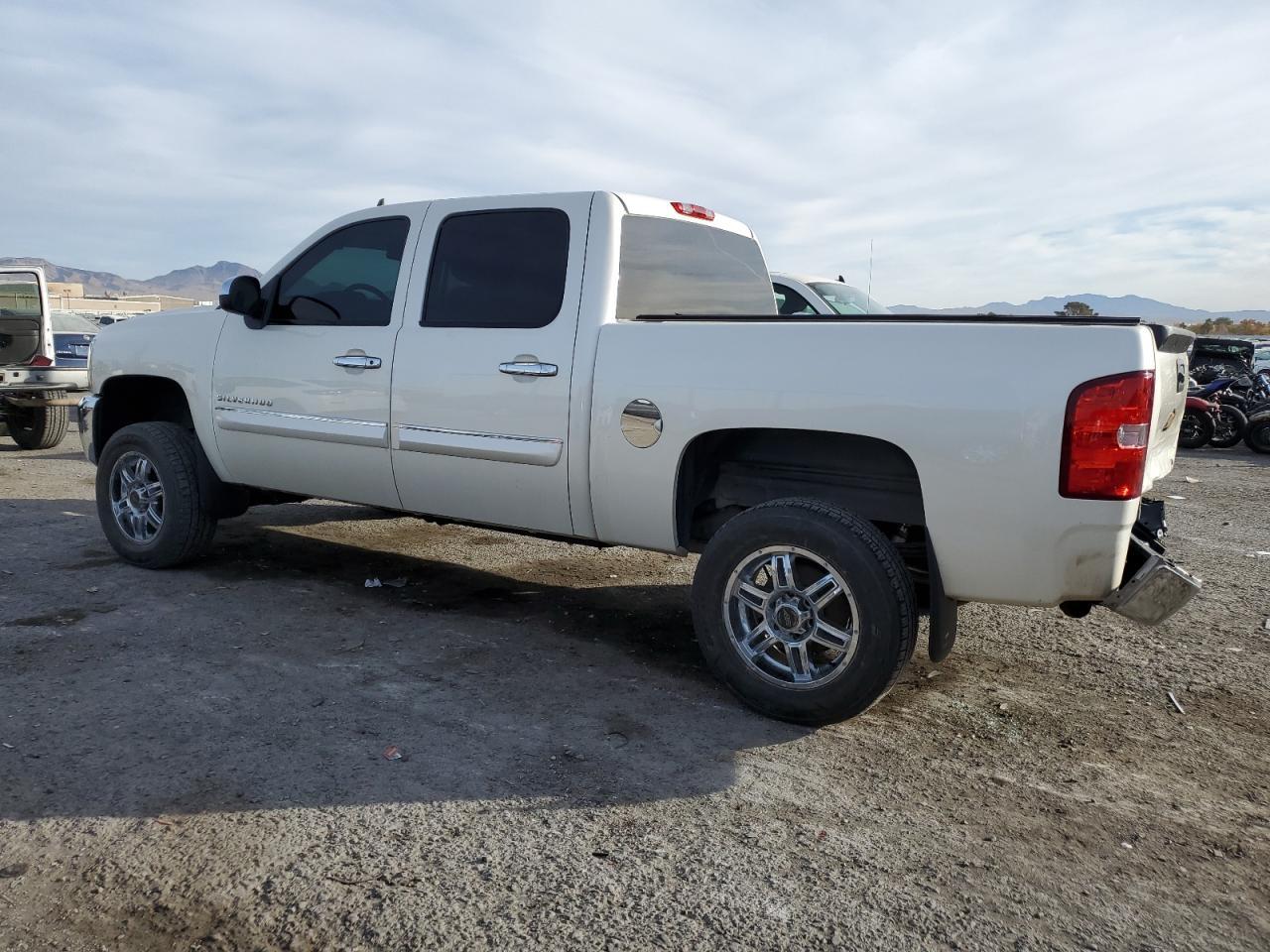 2012 CHEVROLET SILVERADO - Фото 2