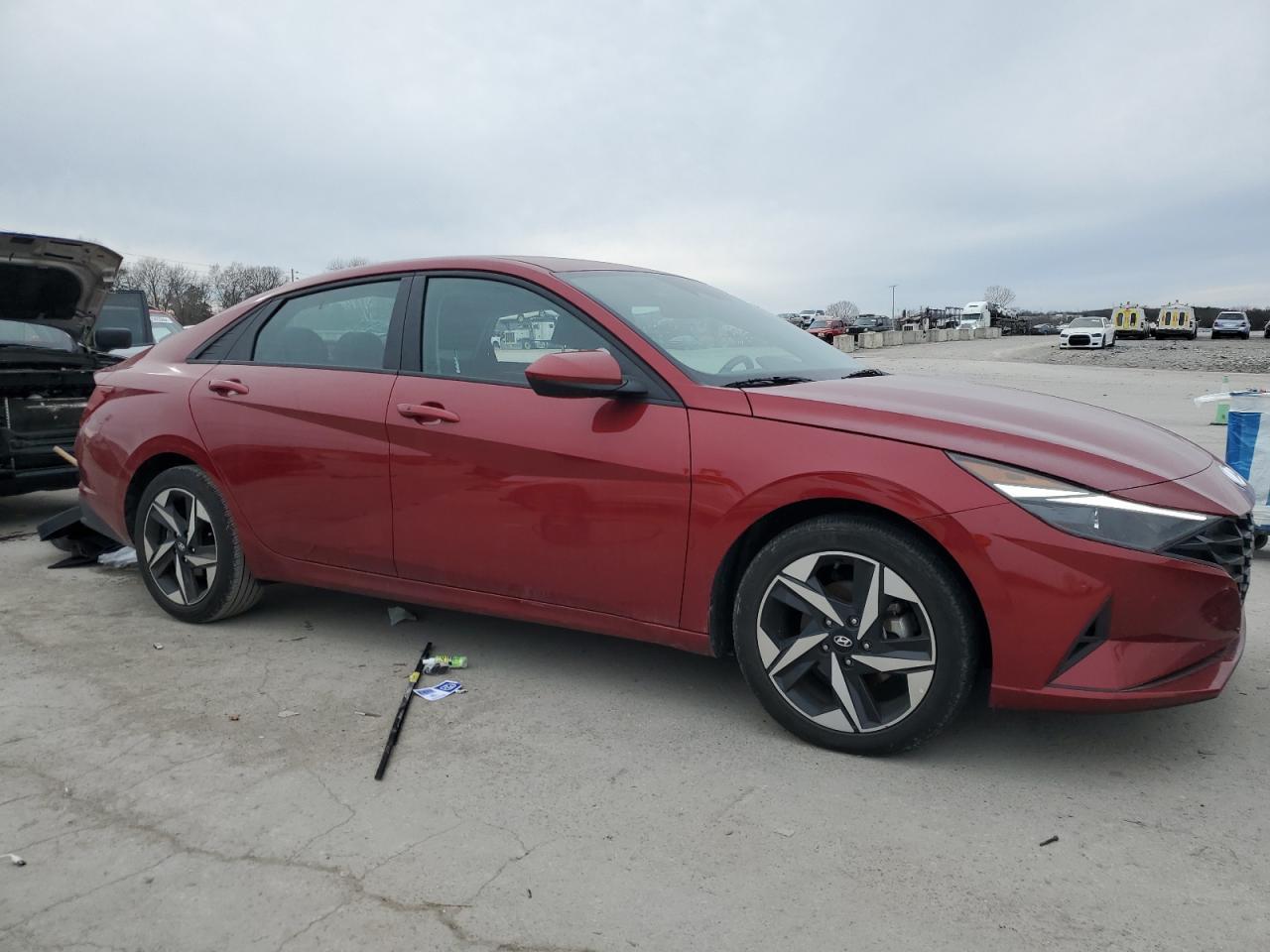 2023 HYUNDAI ELANTRA SE - Фото 4