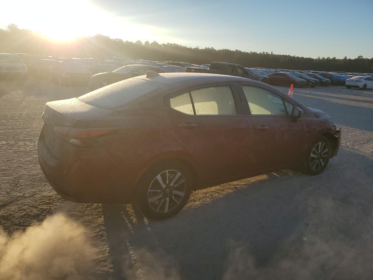 2021 NISSAN VERSA SV - Фото 3