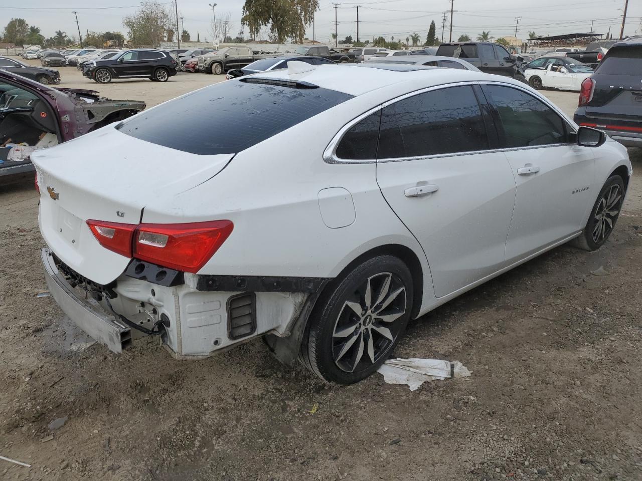 2017 CHEVROLET MALIBU LT - Image 3