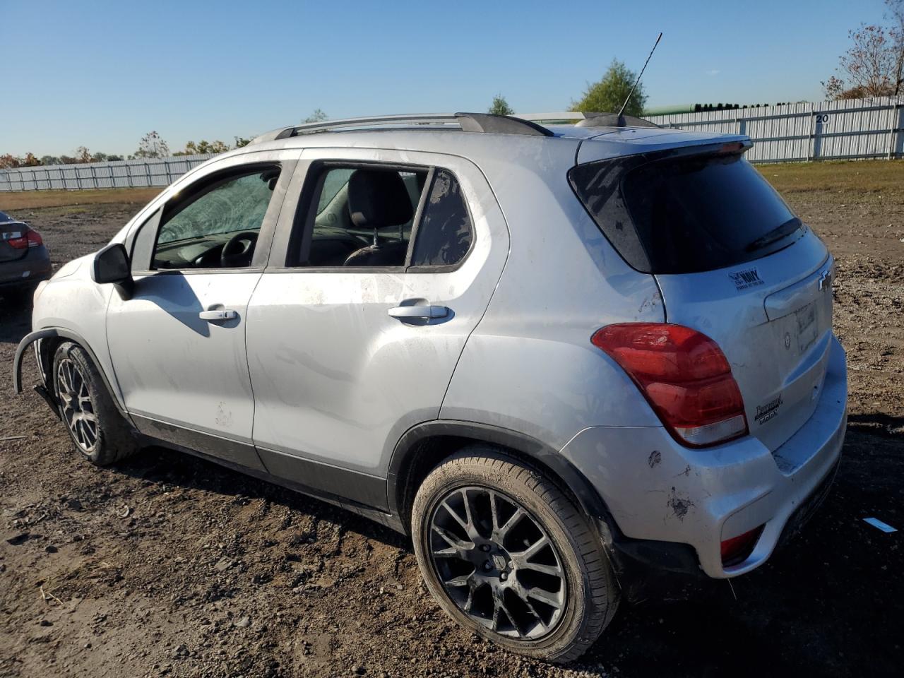 2021 CHEVROLET TRAX 1LT - Image 2
