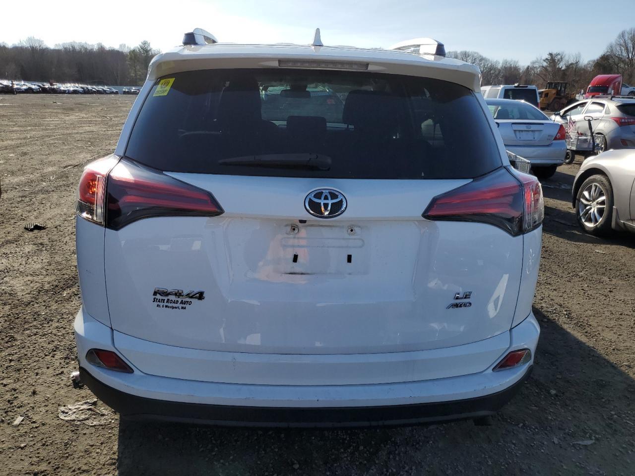 2017 TOYOTA RAV4 LE - Image 6