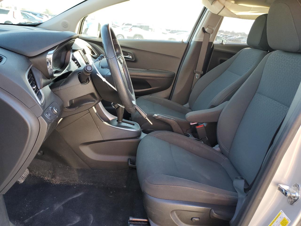 2021 CHEVROLET TRAX LS - Image 7