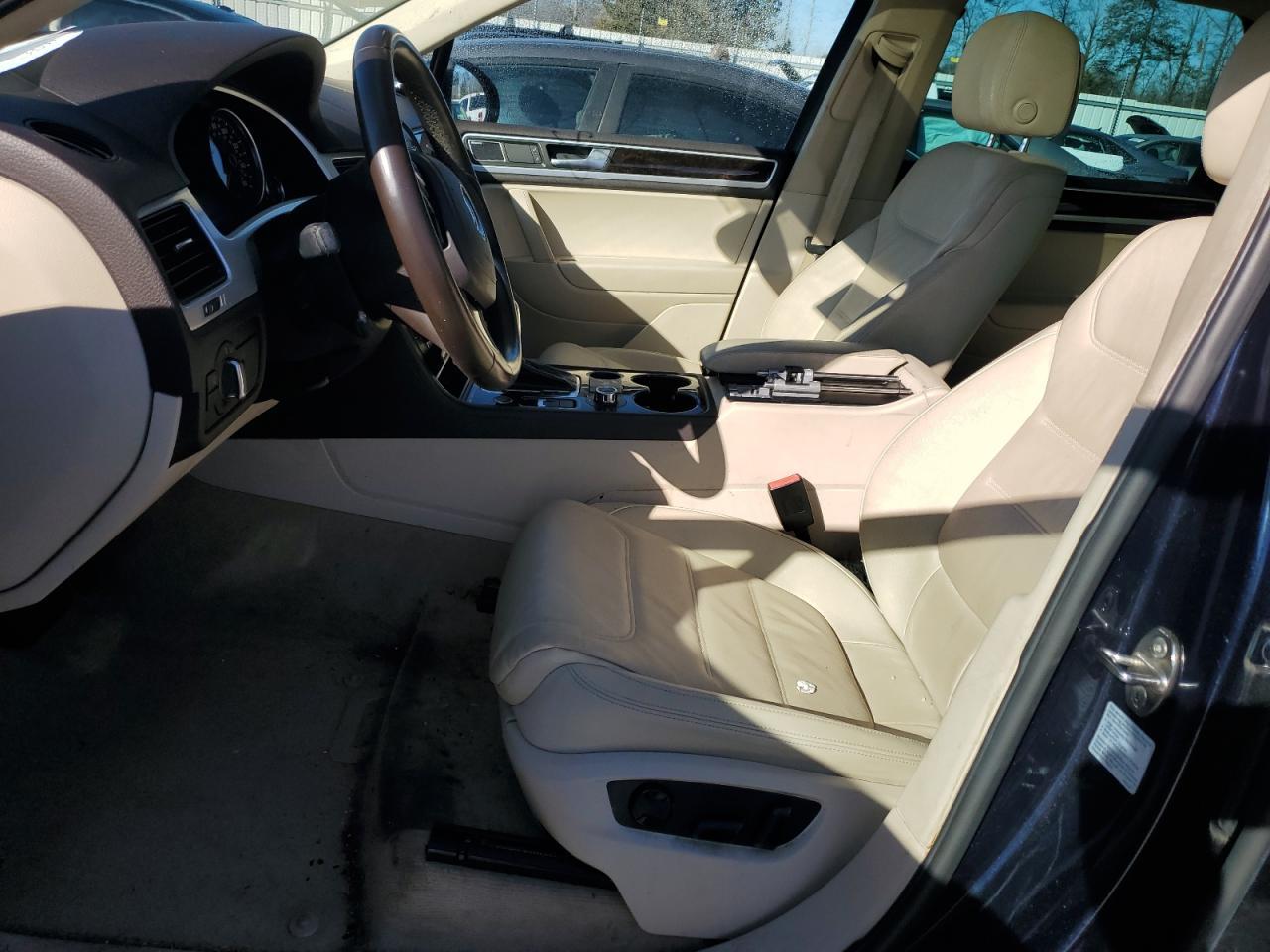 2013 VOLKSWAGEN TOUAREG V6 - Фото 7