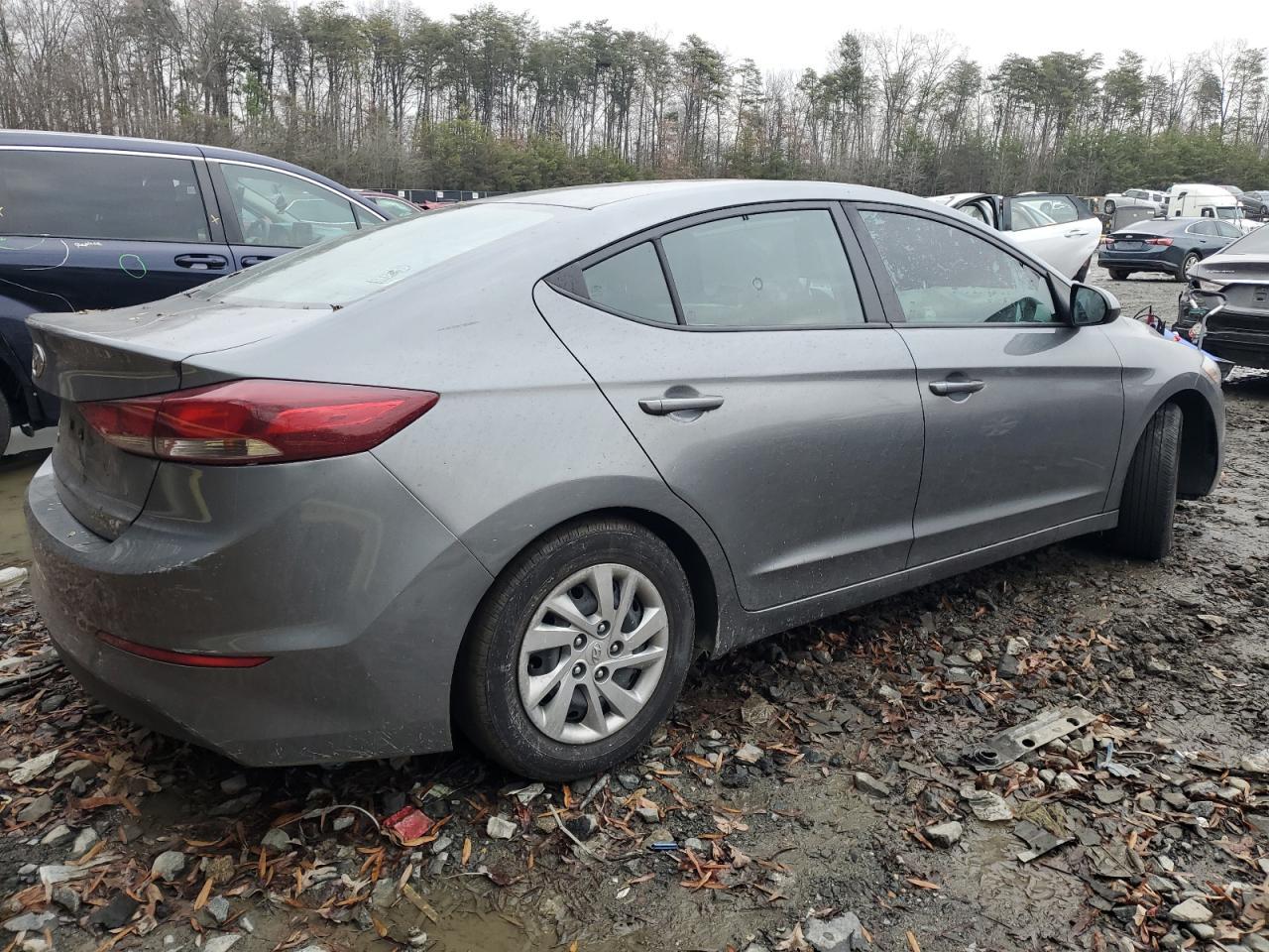 2018 HYUNDAI ELANTRA SE - Фото 3