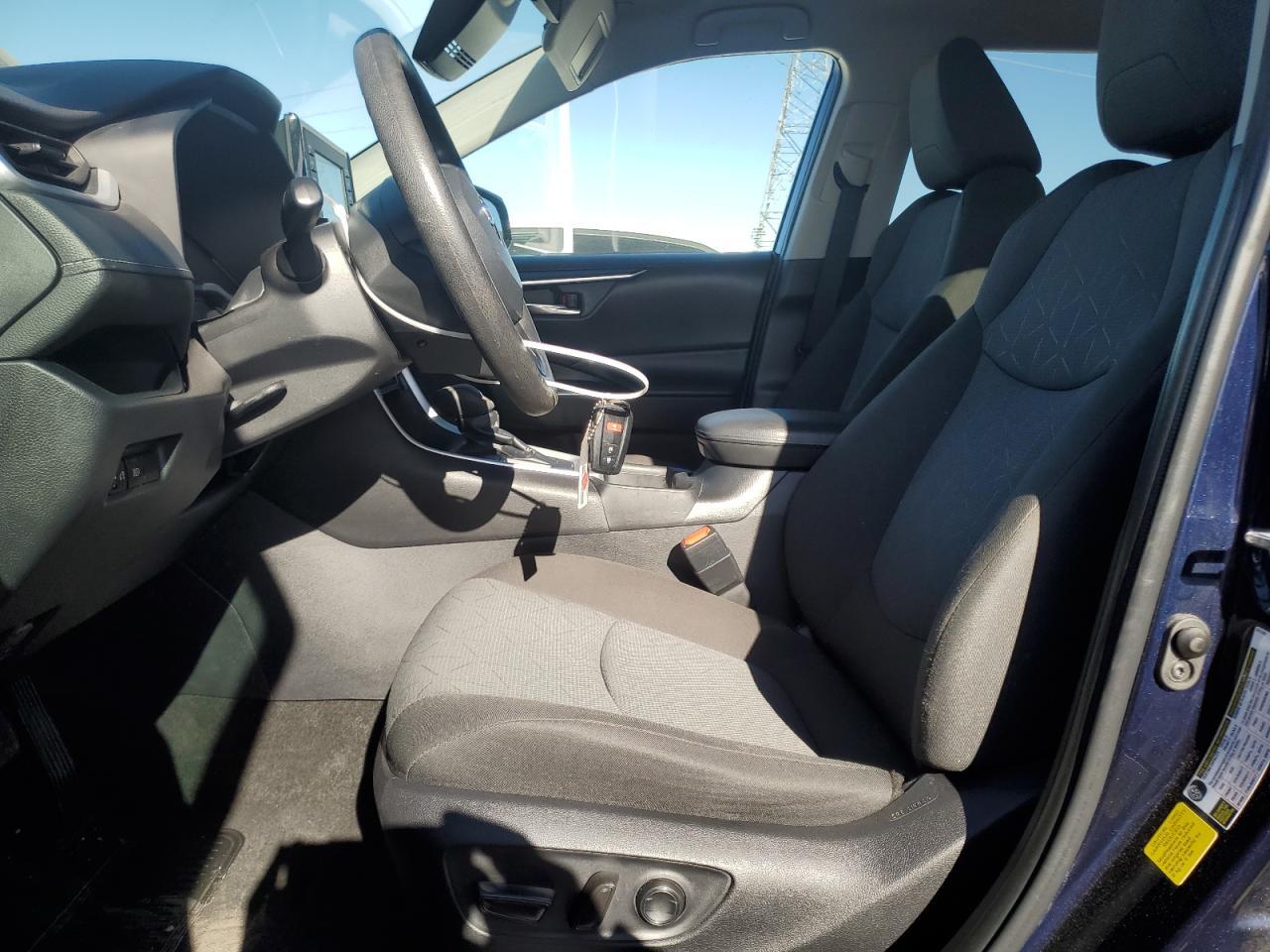 2022 TOYOTA RAV4 XLE - Image 7