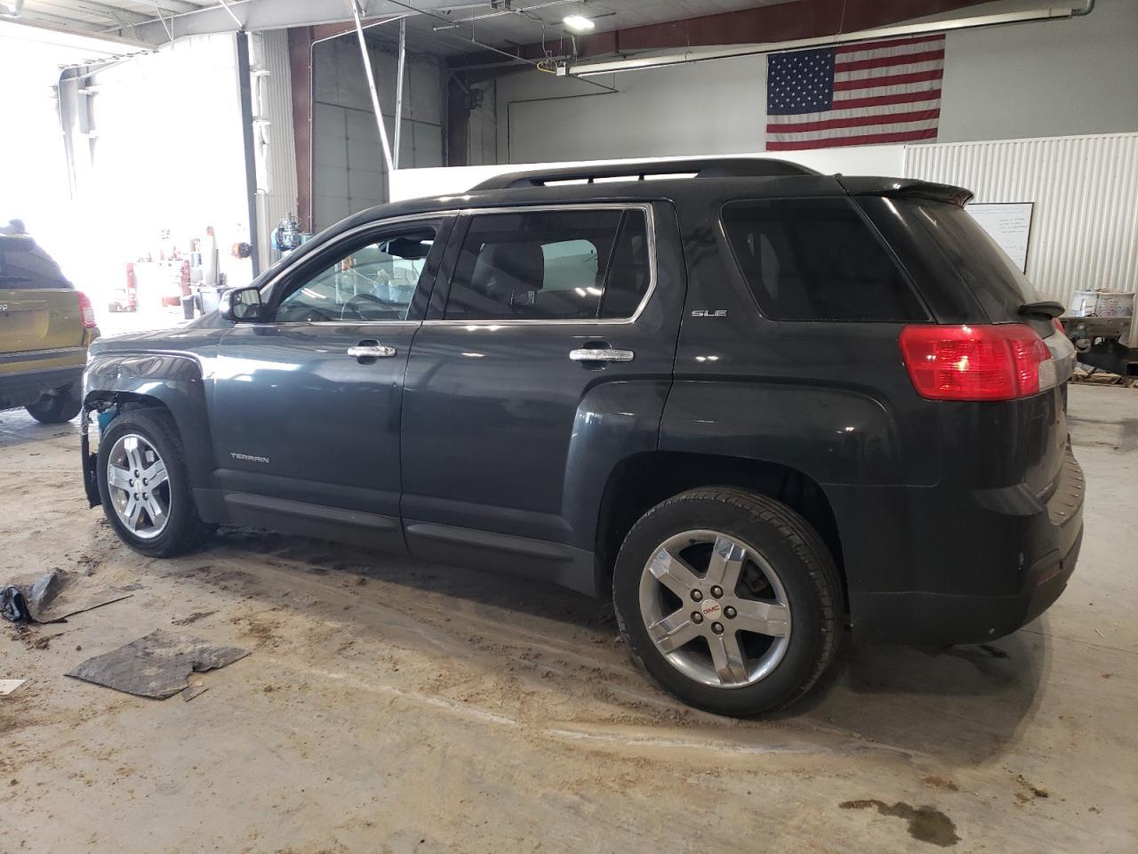 2013 GMC TERRAIN SL - Image 2