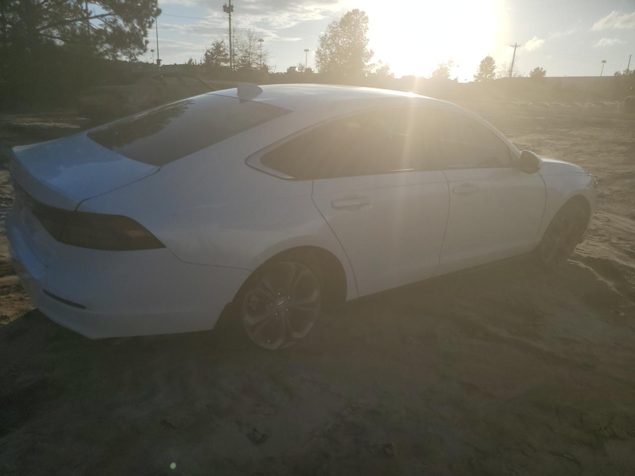 2024 HONDA ACCORD EX - Фото 3
