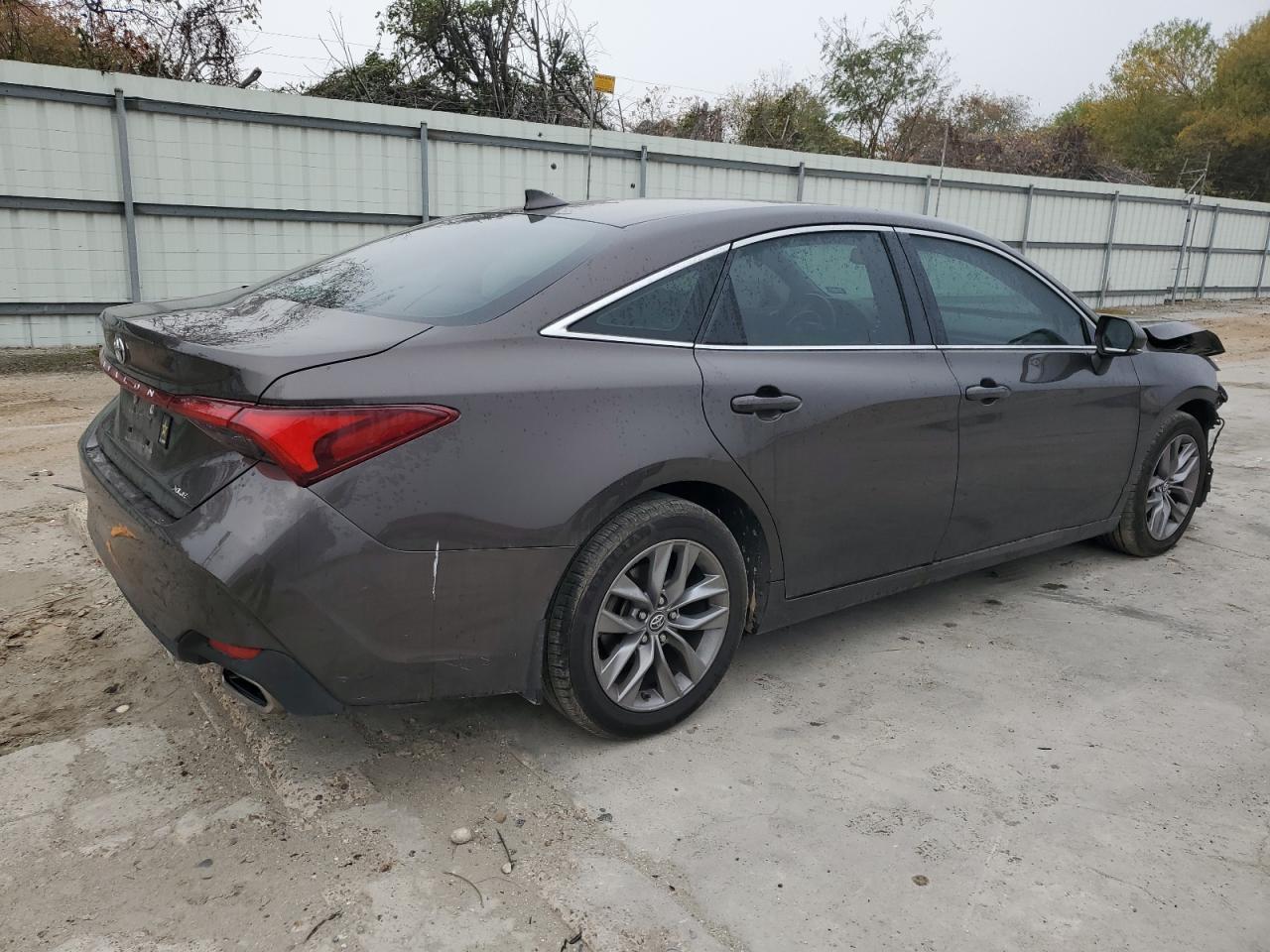 2019 TOYOTA AVALON XLE - Image 3