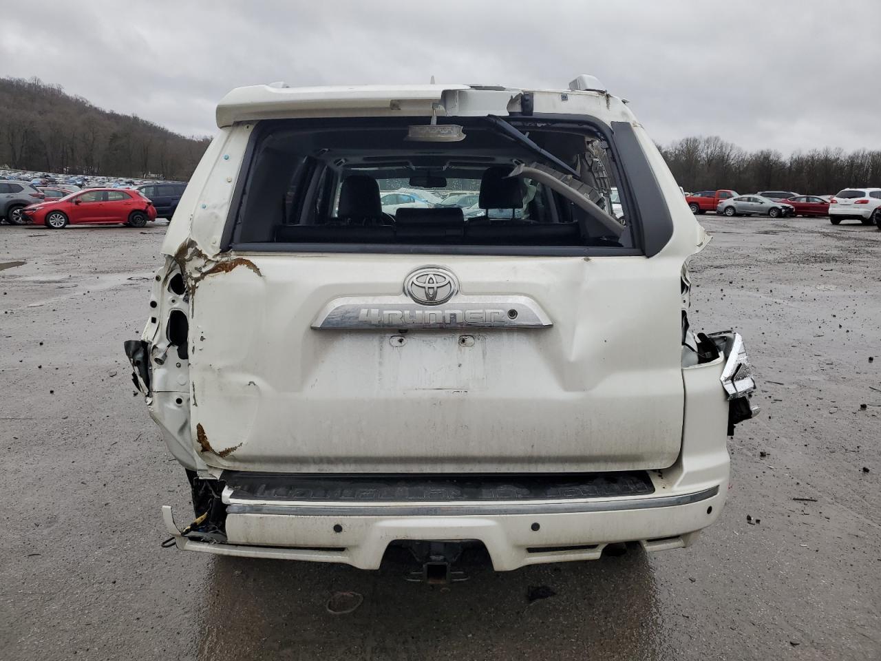 2011 TOYOTA 4RUNNER SR - Image 6