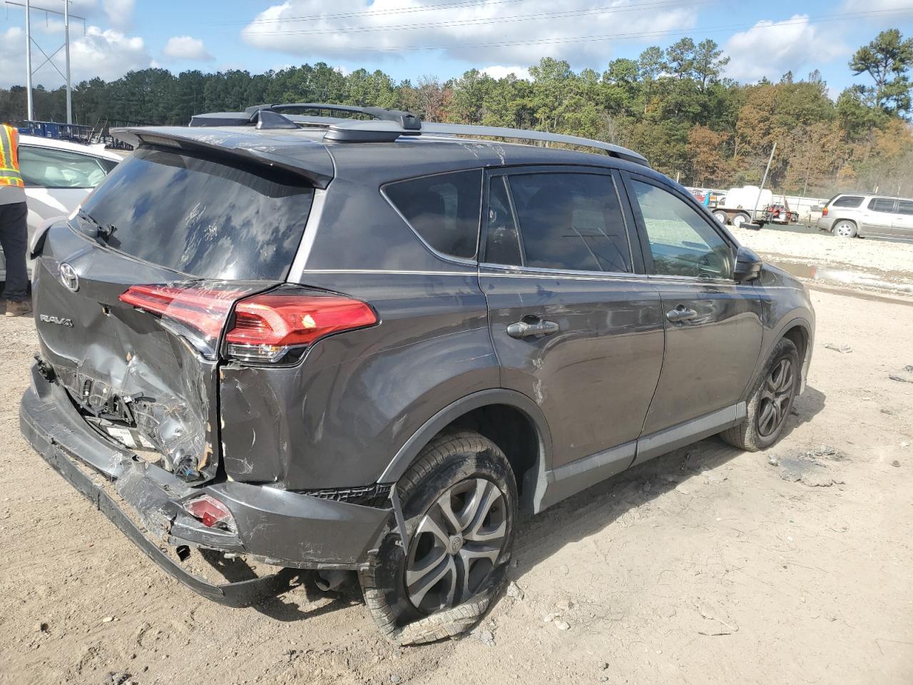 2018 TOYOTA RAV4 LE - Image 3