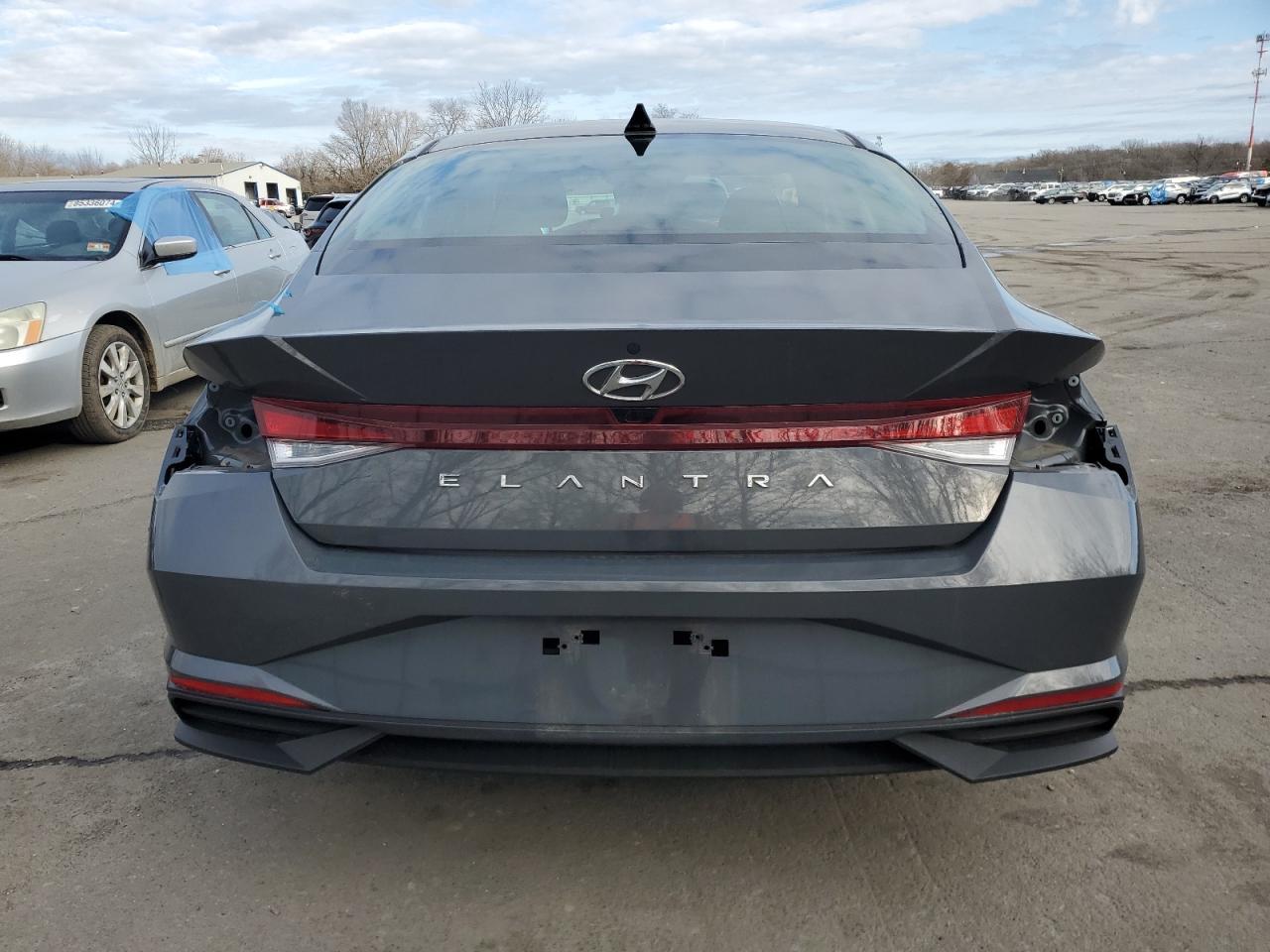 2023 HYUNDAI ELANTRA SE - Фото 6