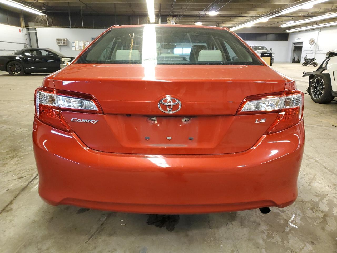 2014 TOYOTA CAMRY L - Image 6
