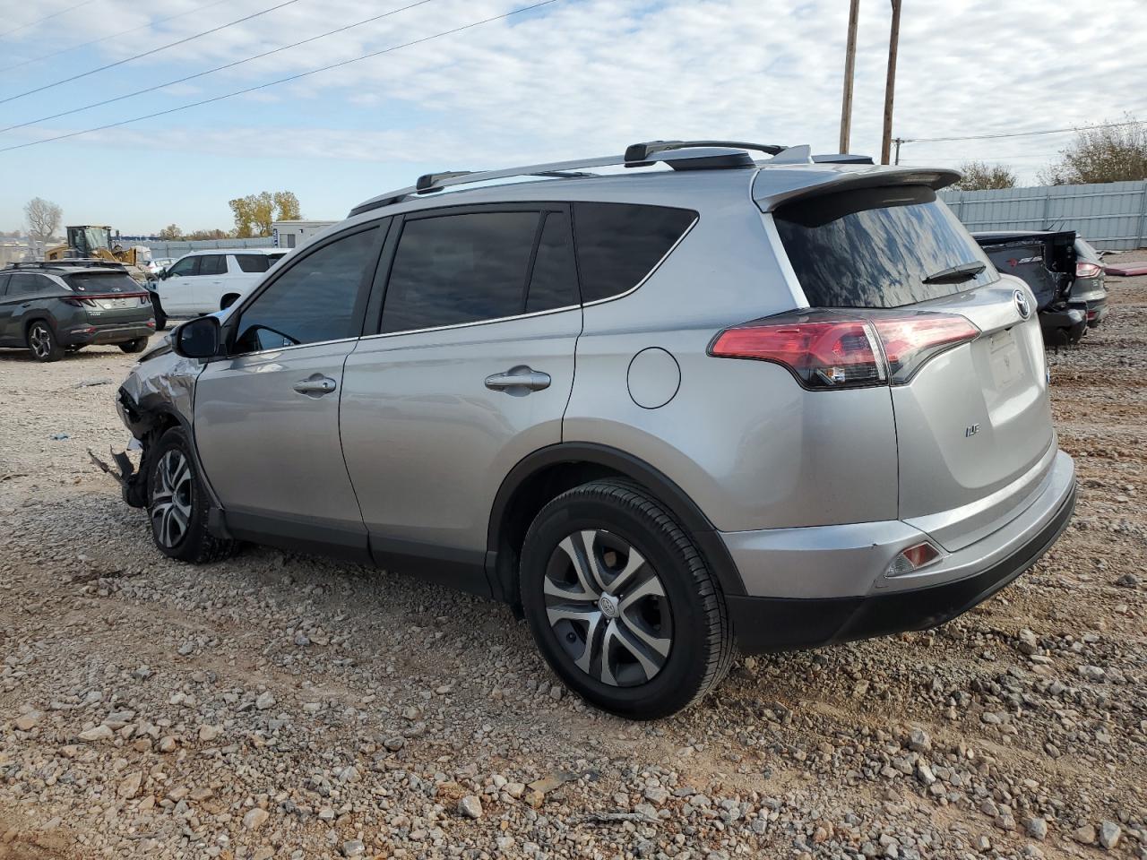 2018 TOYOTA RAV4 LE - Image 2