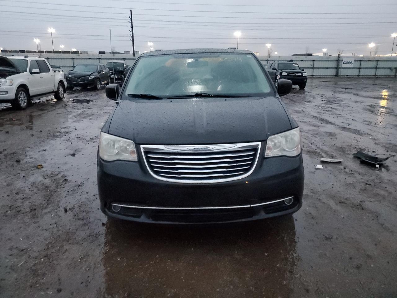 2014 CHRYSLER TOWN & COU - Image 5
