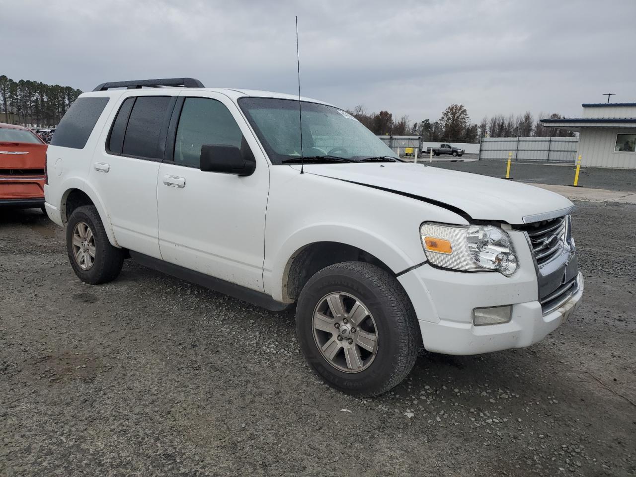 2010 FORD EXPLORER X - Image 4
