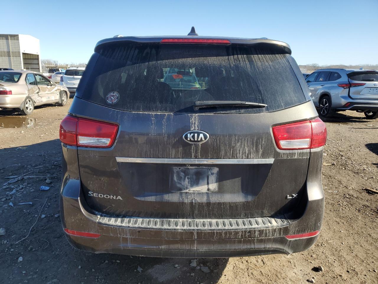 2017 KIA SEDONA LX - Фото 6