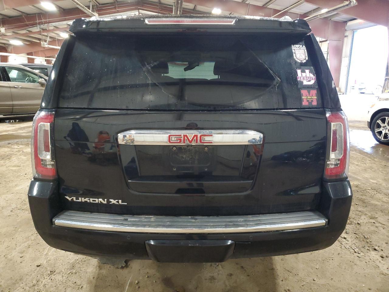 2016 GMC YUKON XL D - Фото 6