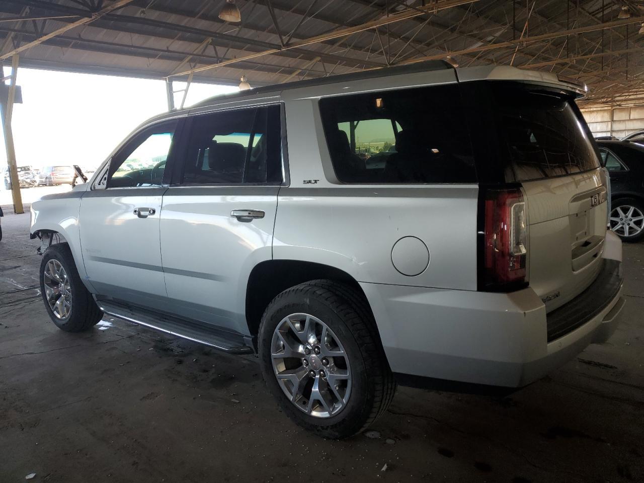 2016 GMC YUKON SLT - Фото 2