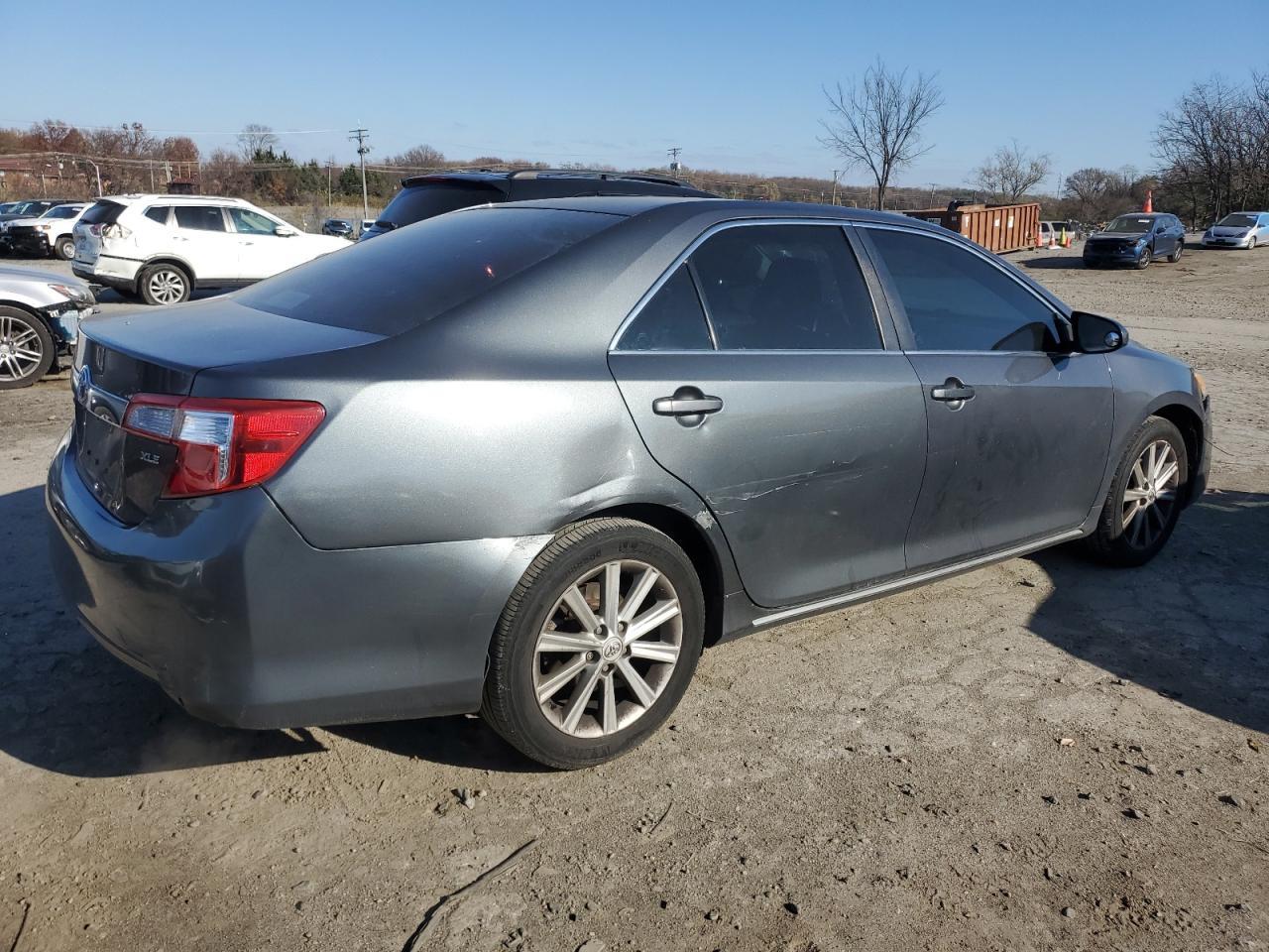 2013 TOYOTA CAMRY L - Фото 3