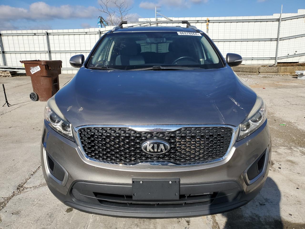 2016 KIA SORENTO LX - Image 5