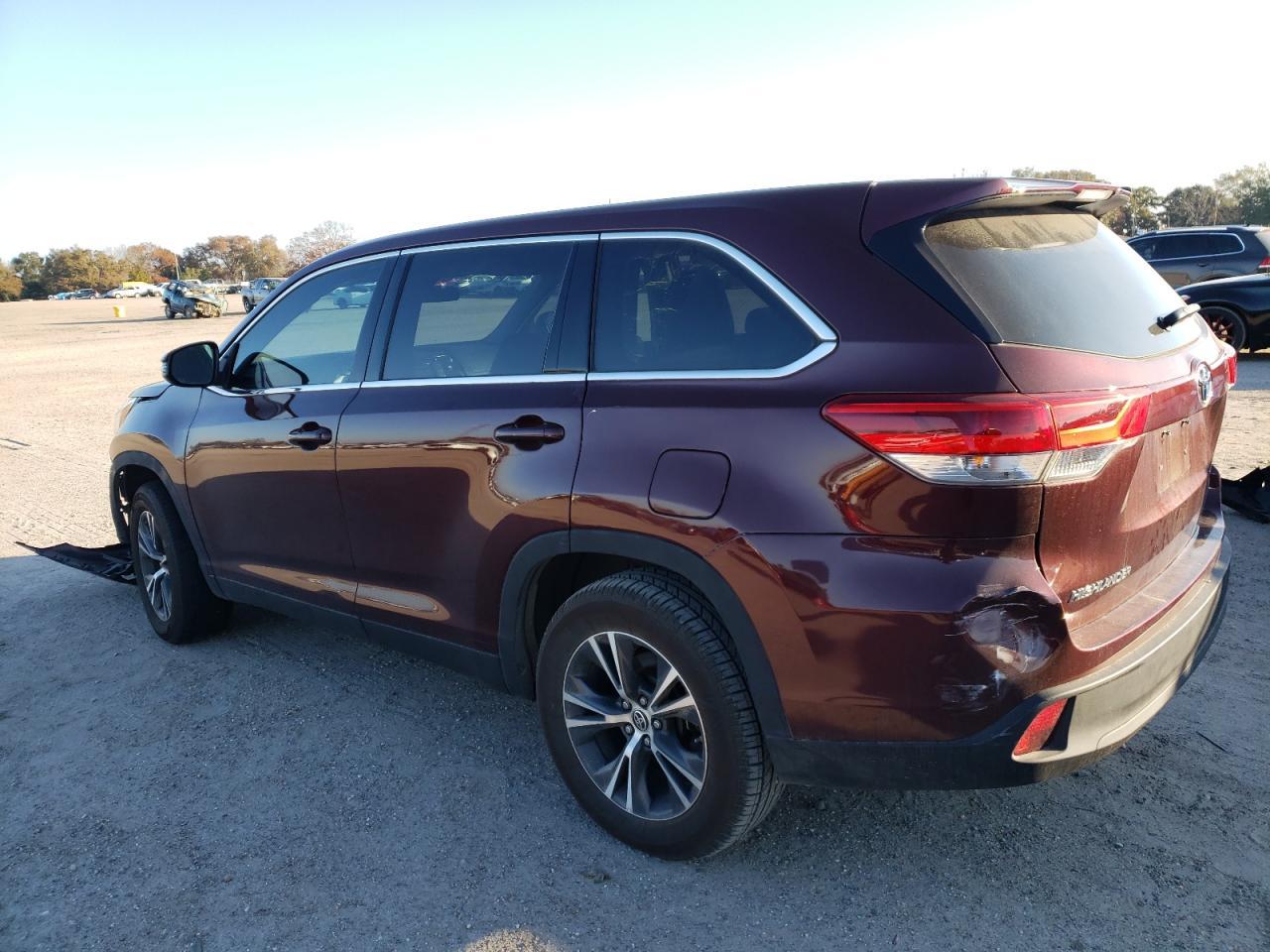 2019 TOYOTA HIGHLANDER - Image 2
