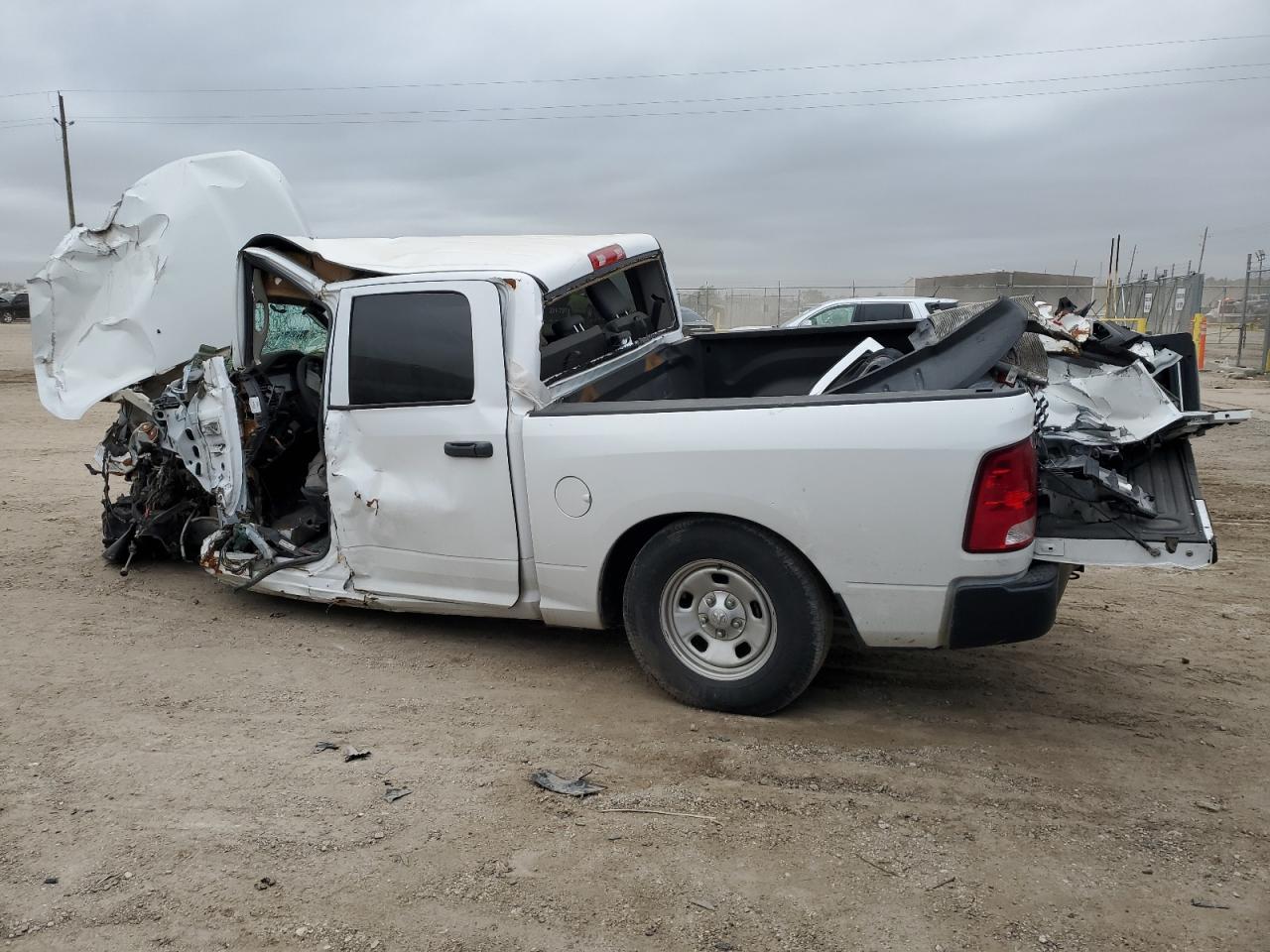 2019 RAM 1500 CLASS - Фото 2