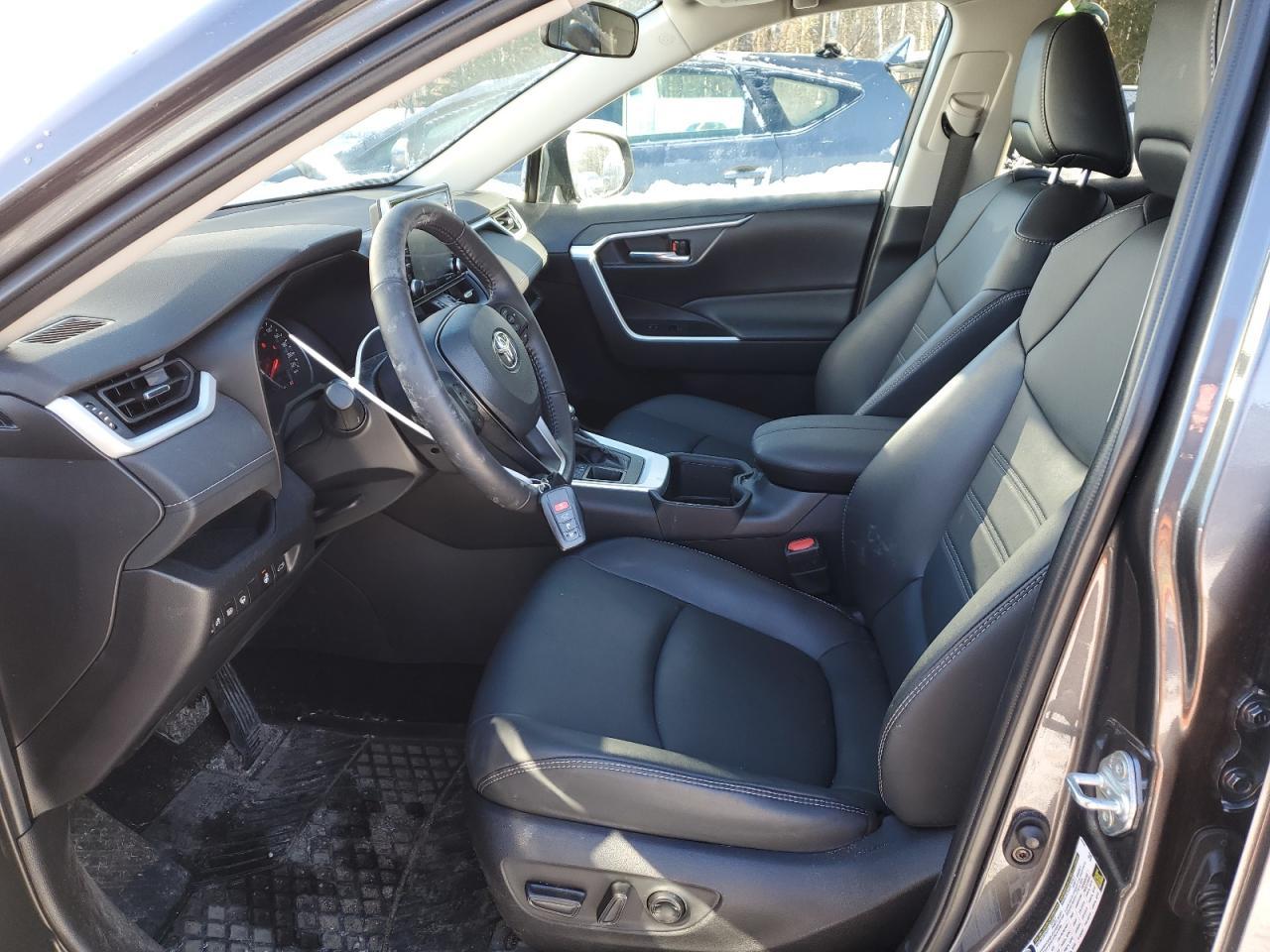 2022 TOYOTA RAV4 XLE - Image 7