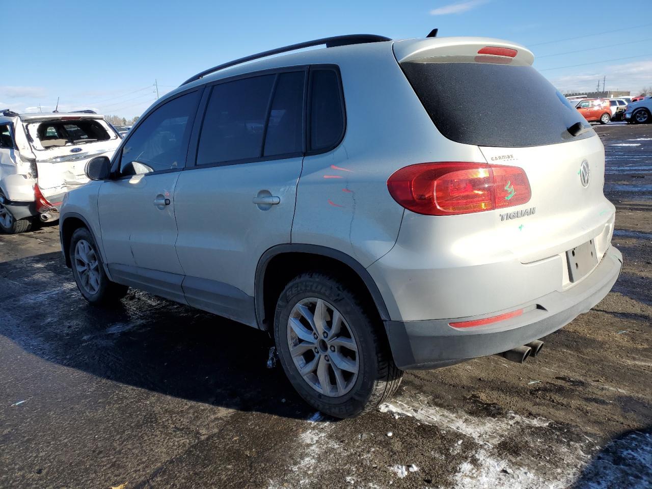 2015 VOLKSWAGEN TIGUAN S - Фото 2