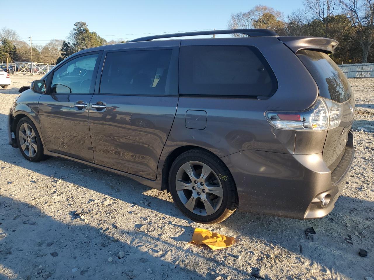 2015 TOYOTA SIENNA SPO - Image 2