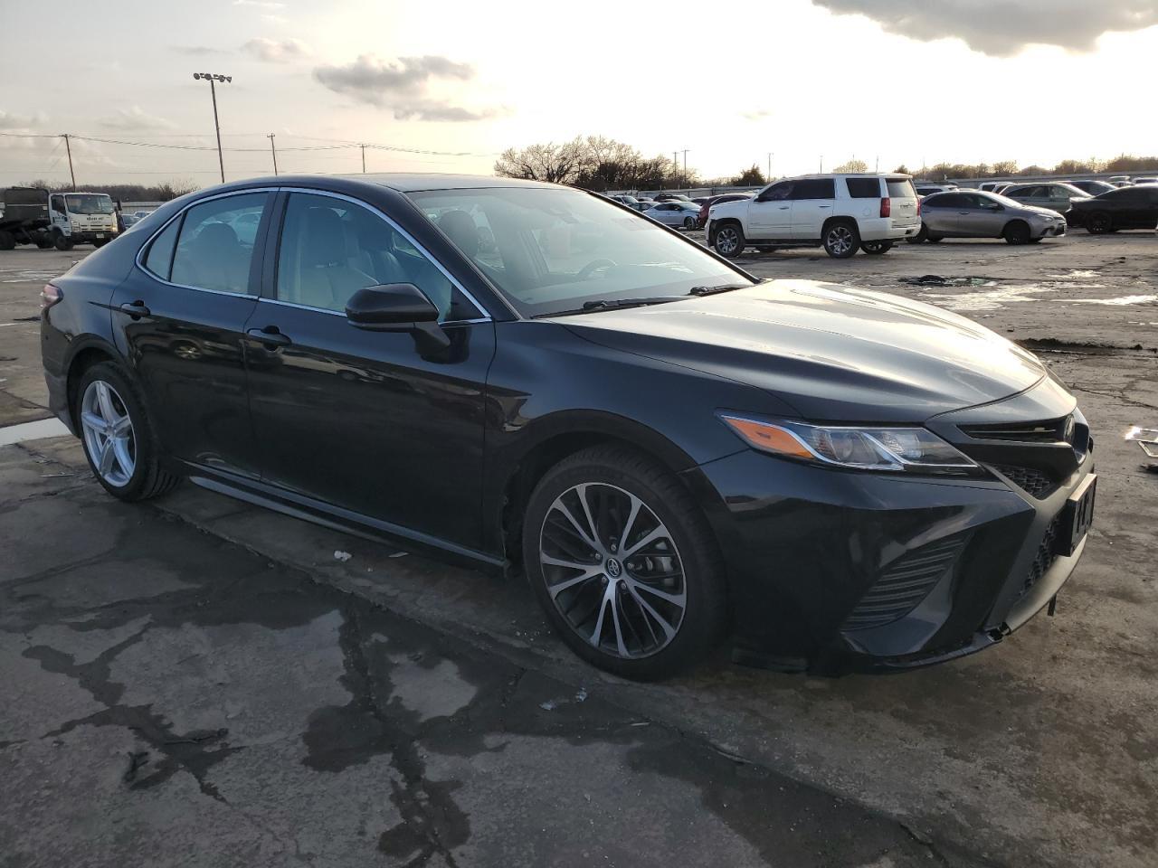 2020 TOYOTA CAMRY SE - Image 4