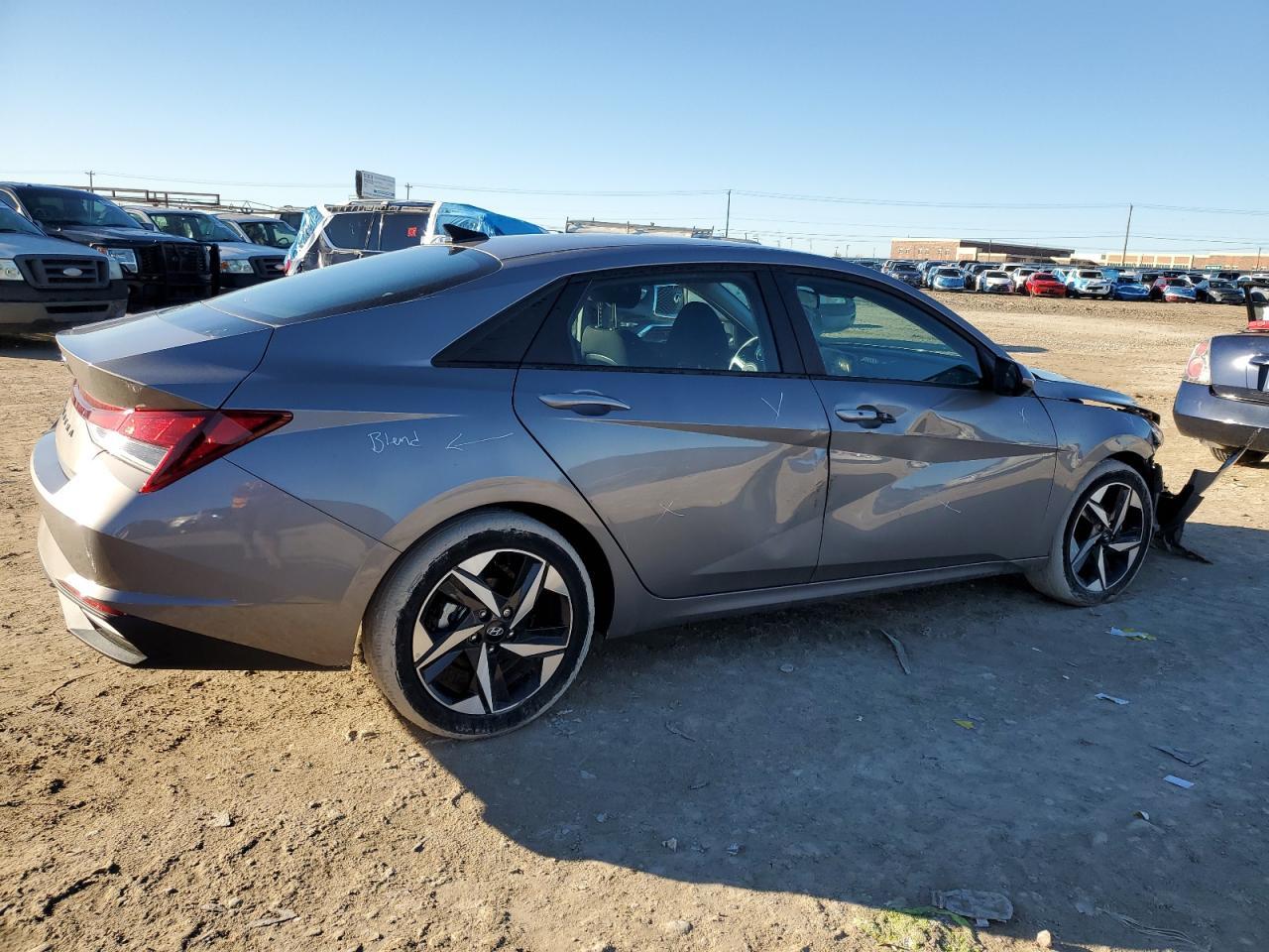 2023 HYUNDAI ELANTRA SE - Image 3