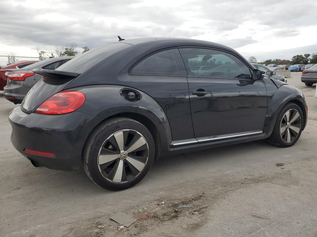 2012 VOLKSWAGEN BEETLE TUR - Image 3