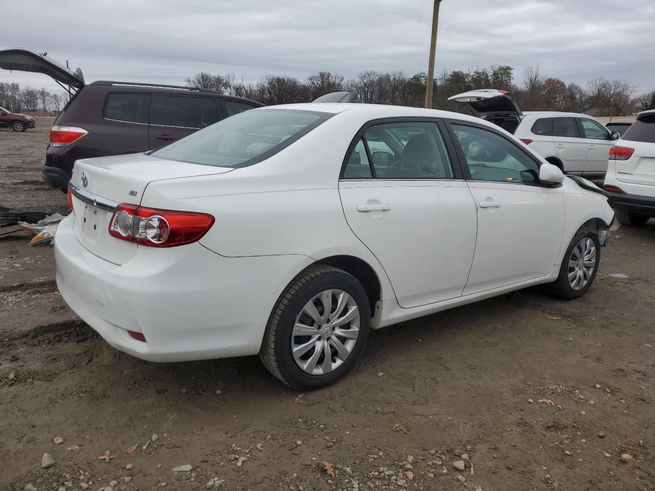 2013 TOYOTA COROLLA BA - Фото 3