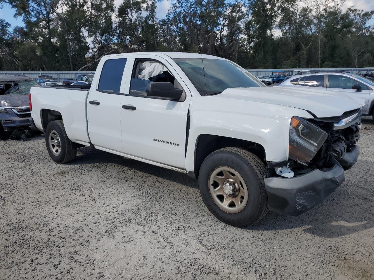 2017 CHEVROLET SILVERADO - Image 4