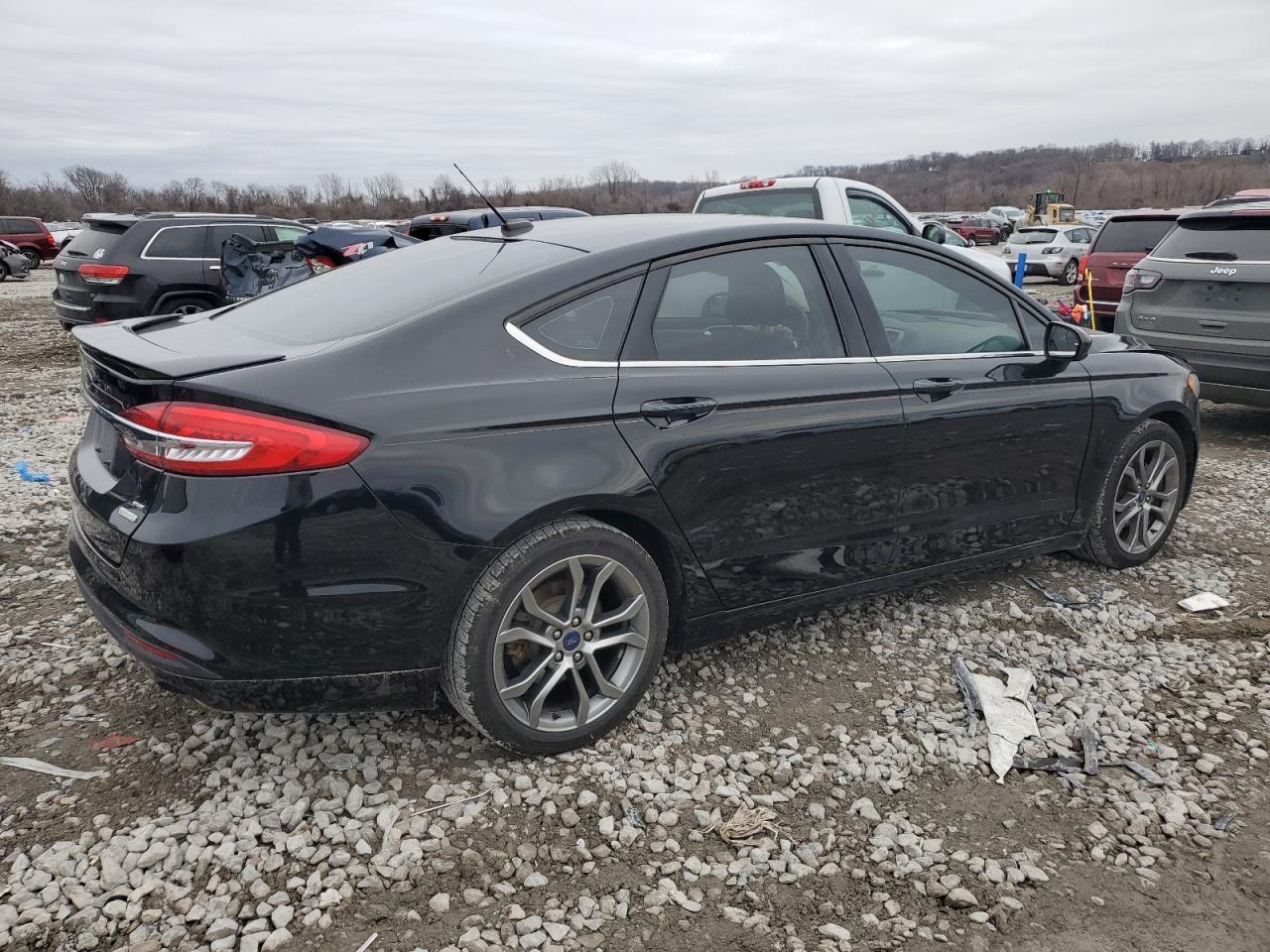 2017 FORD FUSION SE - Image 3