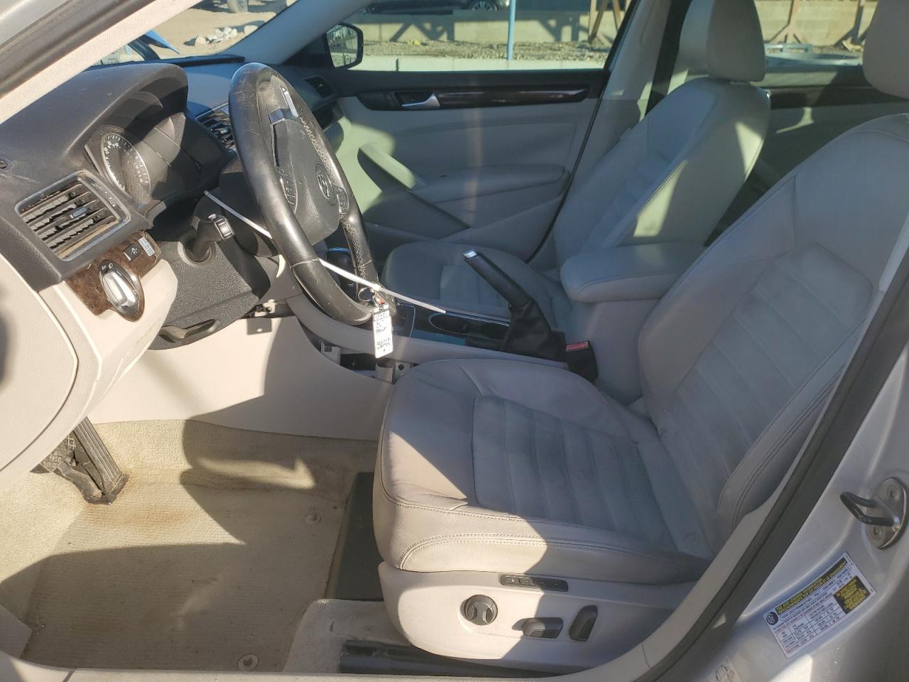 2014 VOLKSWAGEN PASSAT SEL - Фото 7