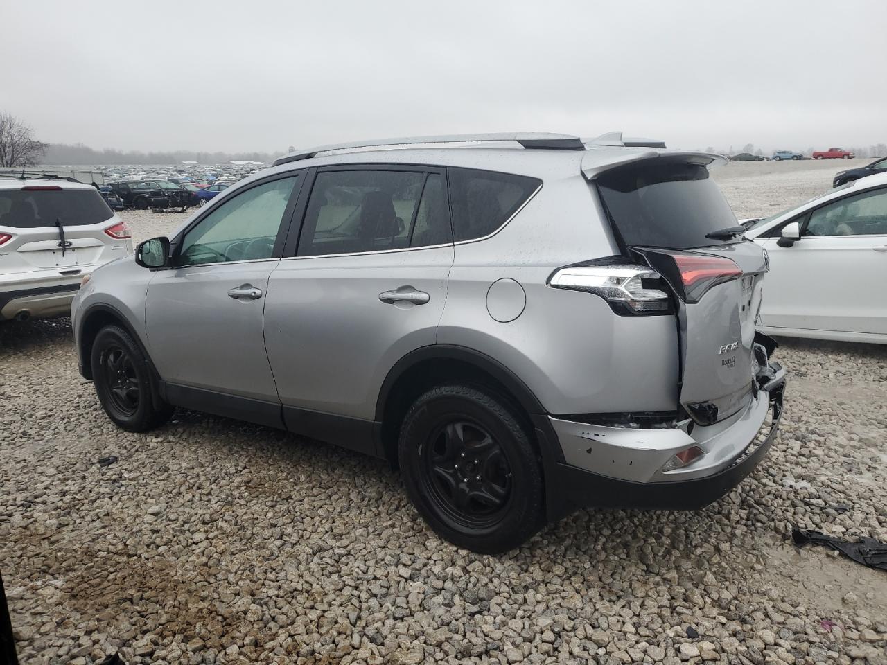 2017 TOYOTA RAV4 LE - Фото 2
