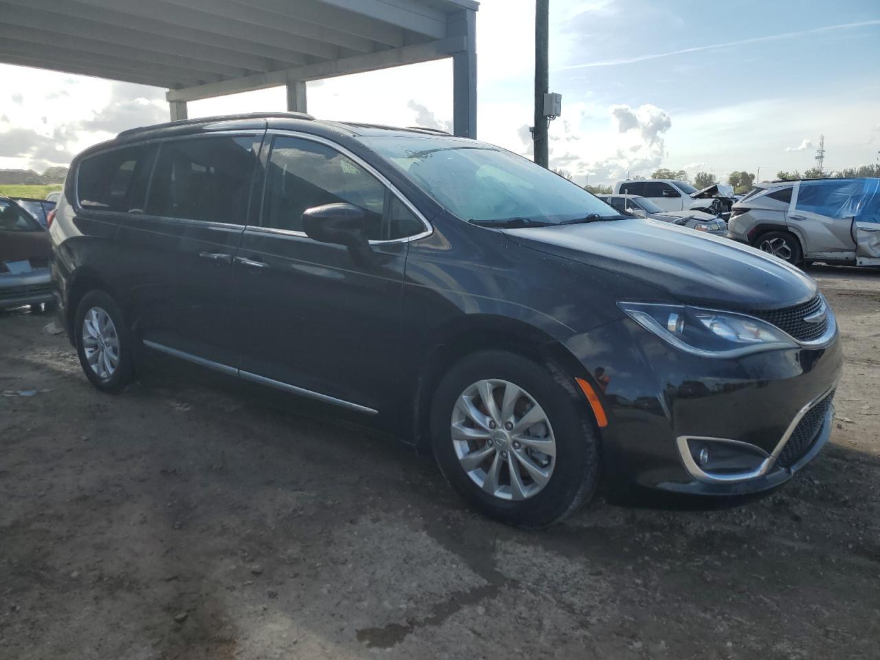 2017 CHRYSLER PACIFICA T - Image 4