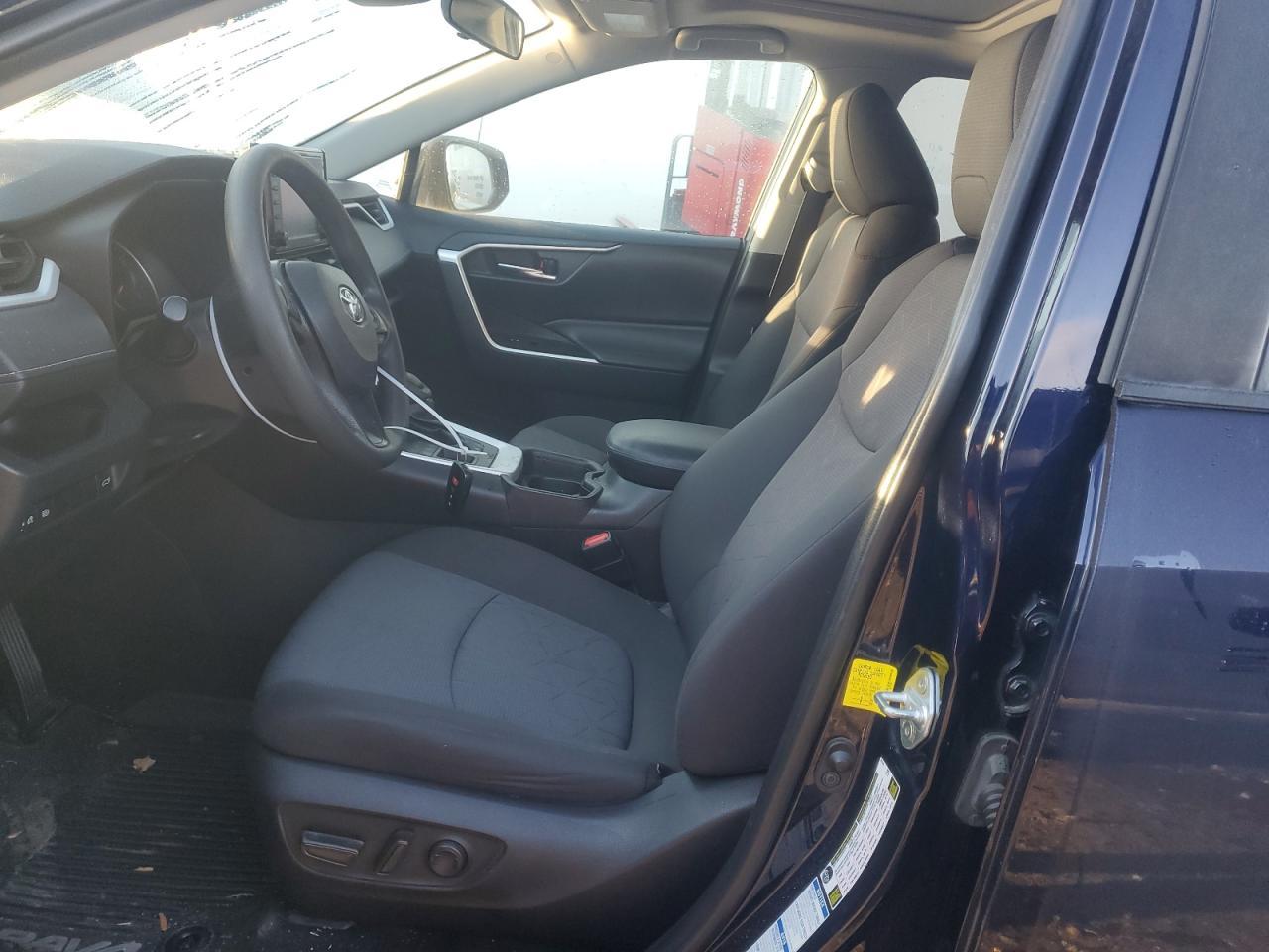 2020 TOYOTA RAV4 XLE - Image 7