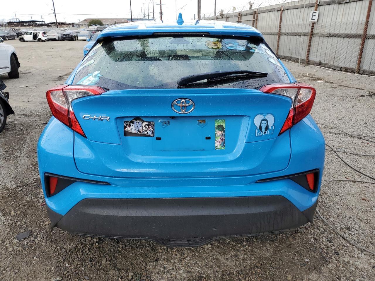 2019 TOYOTA C-HR XLE - Фото 6