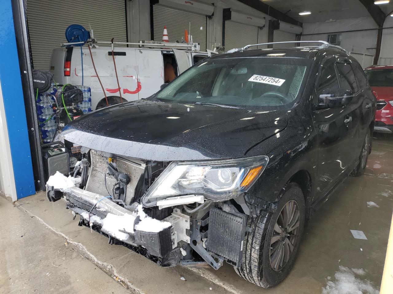 2017 NISSAN PATHFINDER