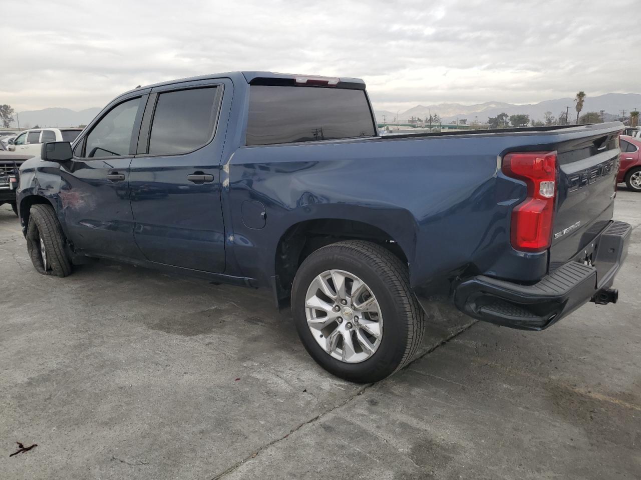2019 CHEVROLET SILVERADO - Фото 2