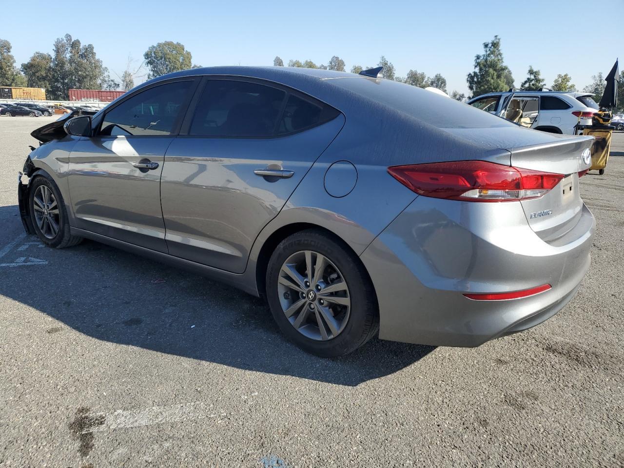 2018 HYUNDAI ELANTRA SE - Image 2
