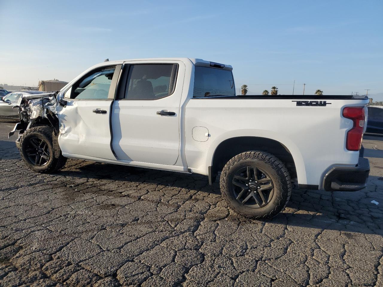 2024 CHEVROLET SILVERADO - Фото 2
