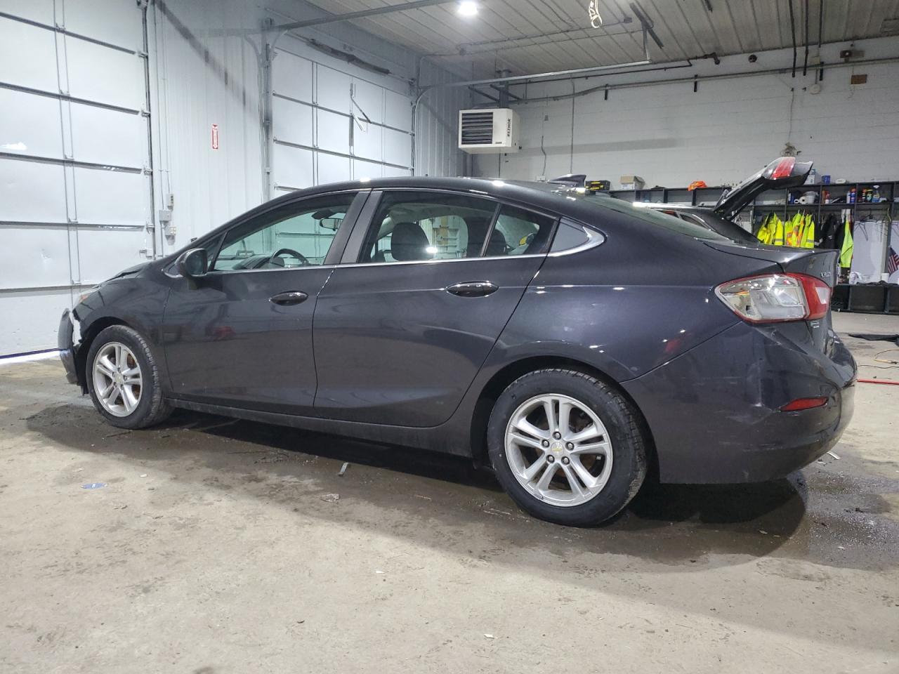 2016 CHEVROLET CRUZE LT - Image 2